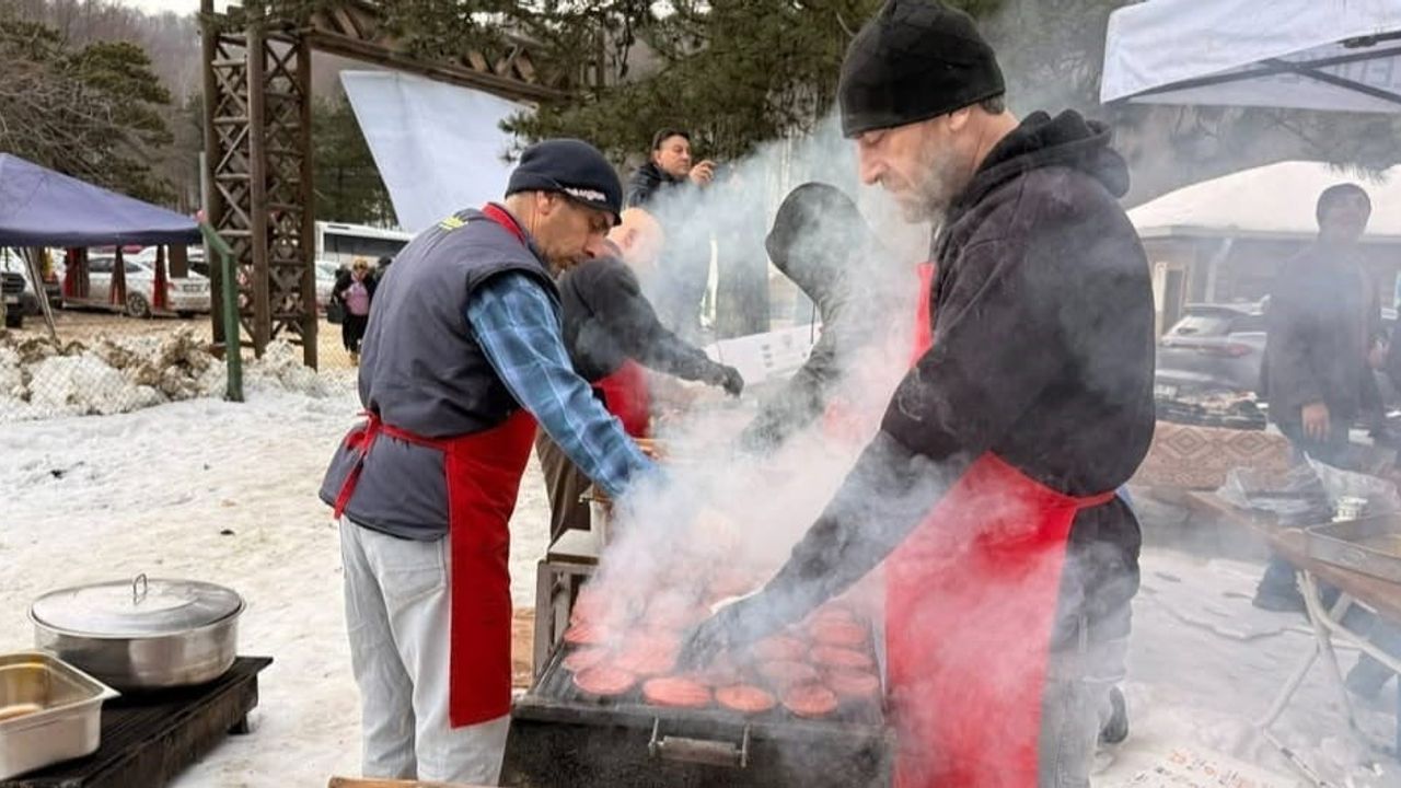 Domaniç’te Kocayayla Sucuk Festivali ikinci yılında binlerce ziyaretçiyle gerçekleştirildi