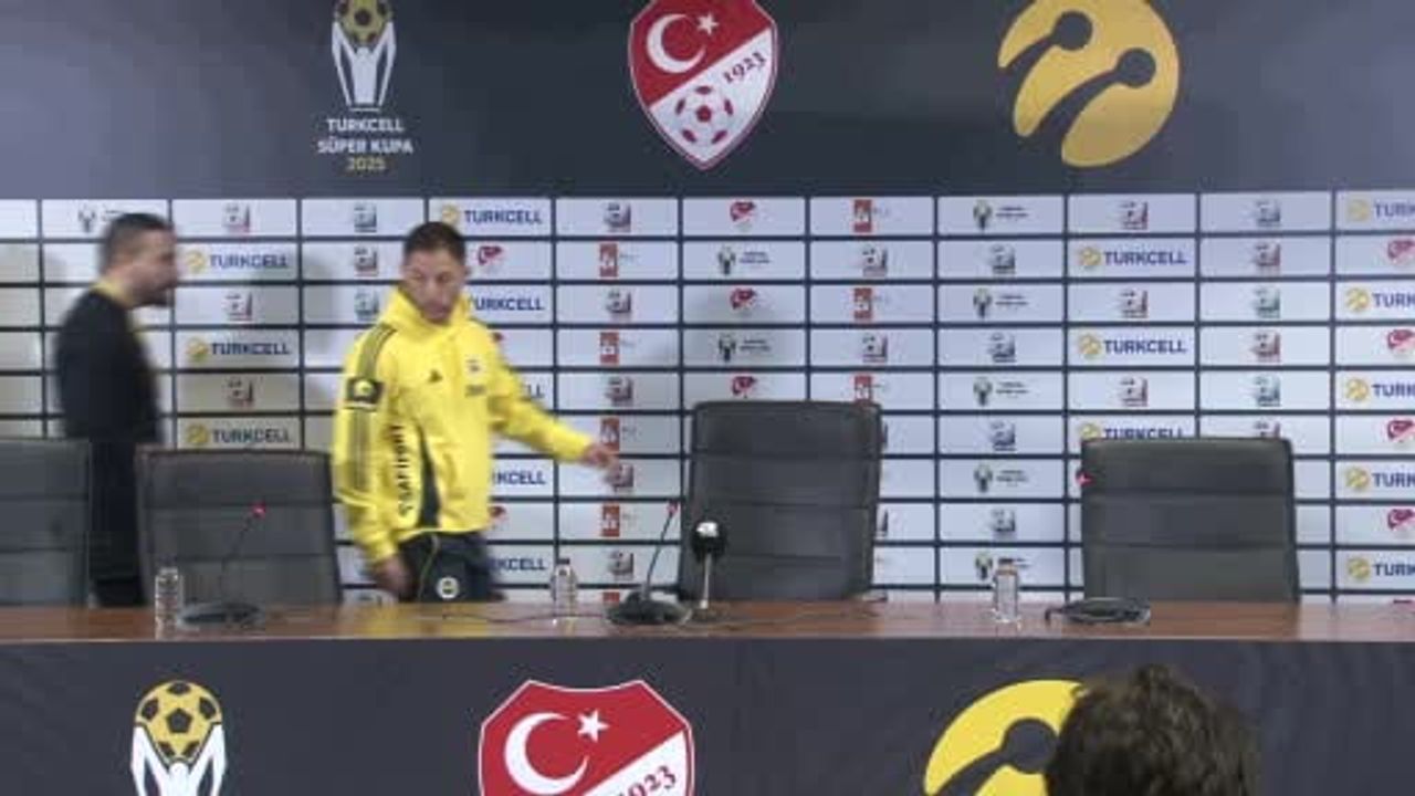 Domenico Tedesco: "Ailemize bu kupayı kazandırdığımız için çok mutluyum"