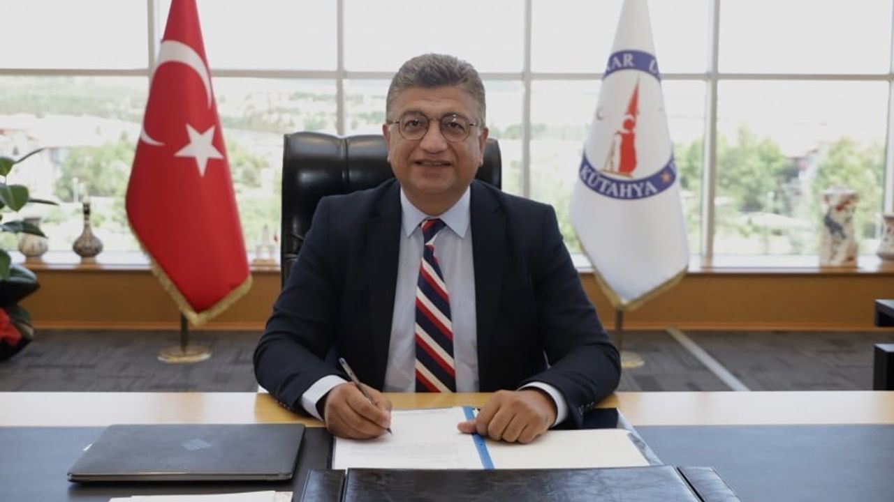 DPÜ Rektörü Prof. Dr. Süleyman Kızıltoprak: "Türk bayrağı özgürlük destanıdır"