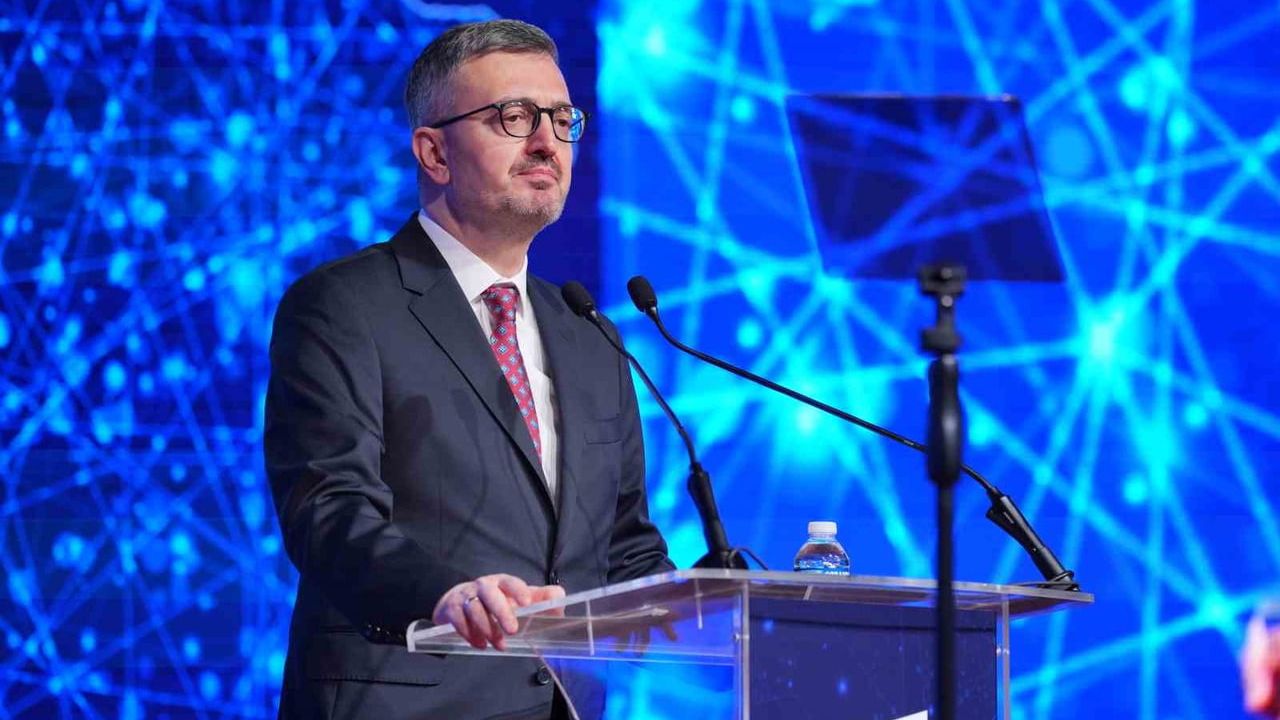 Duran: Yapay Zekada İnsani Değerler ve Gazetecinin Sorumluluğu