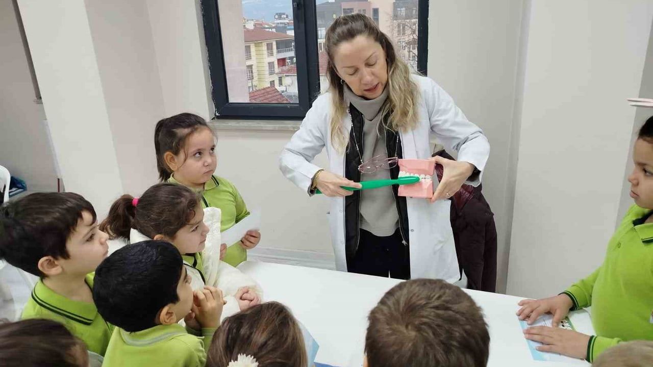 Düzce Avni Akyol İlkokulunda "Sağlıklı Çocuk, Sağlıklı Gelecek" etkinliği düzenlendi