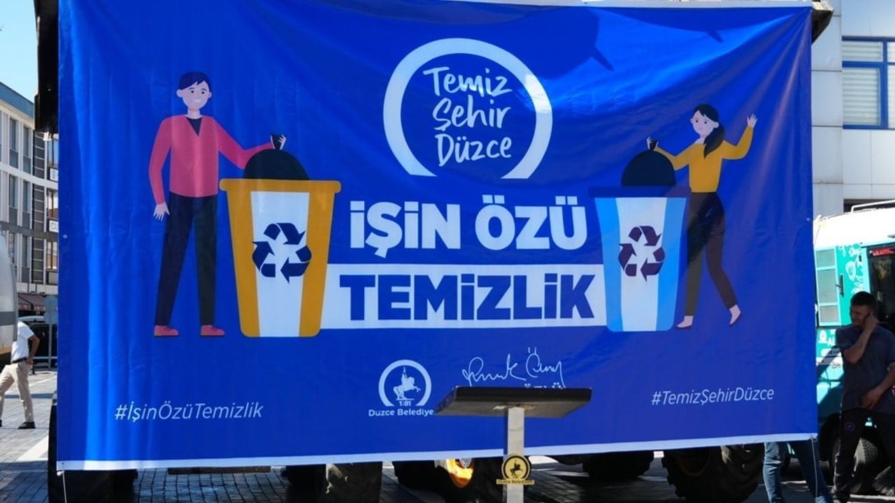 Düzce Belediyesi 2025'te 70 bin 300 ton atık topladı ve kapsamlı temizlik çalışmaları yürüttü