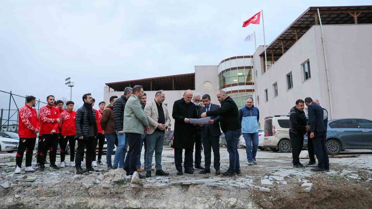 Düzce Belediyesi, Şıralık’ta Düzcespor Altyapı Konaklama Tesisi inşaatına başladı