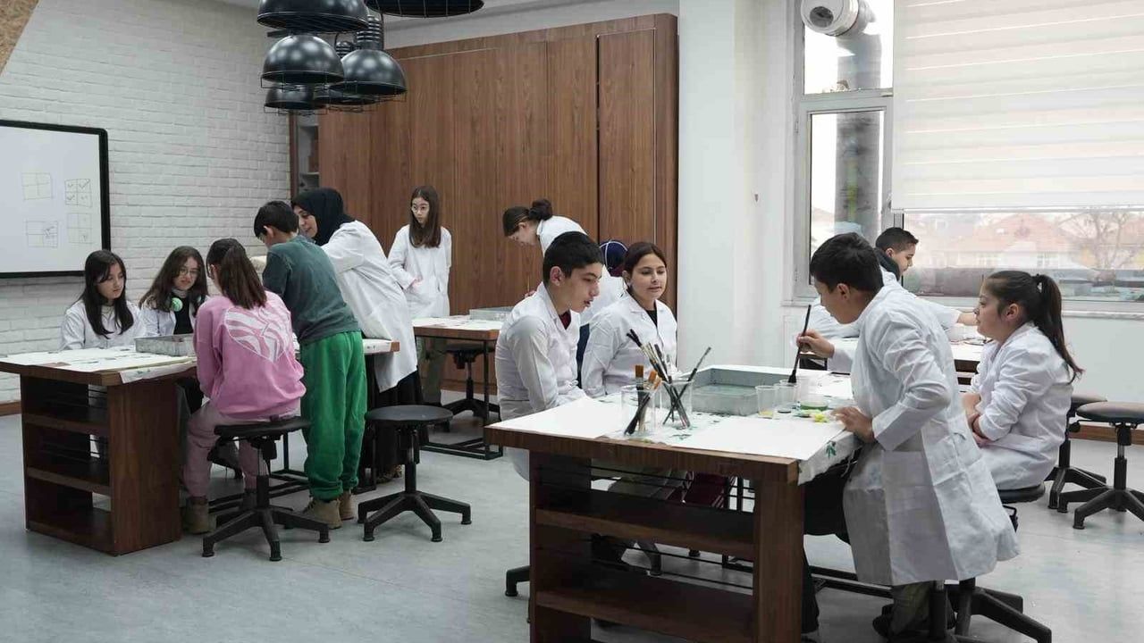 Düzce Bilim Merkezi'nde Ara Tatilde Ücretsiz Bilim Atölyeleri