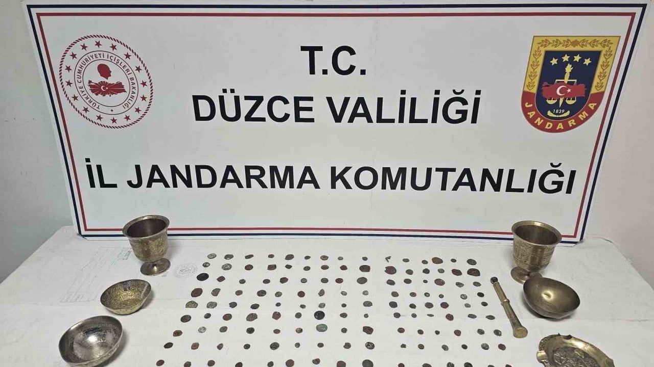 Düzce'de 143 parçalık Roma ve Bizans eserinin satışı jandarma tarafından engellendi