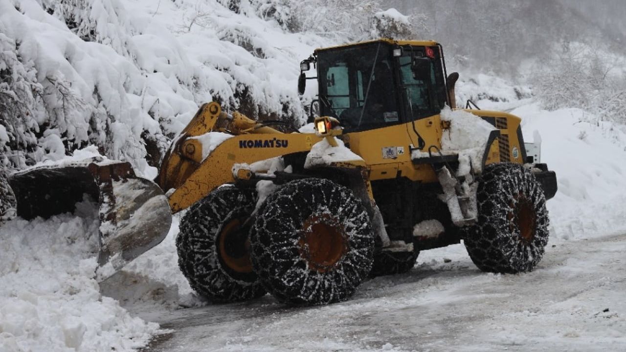 Düzce'de 65 köy yolu İl Özel İdaresi çalışmalarıyla yeniden ulaşıma açıldı