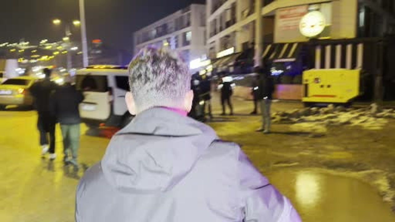 Düzce'de gazetecilerden polislere yılbaşı sürprizi: Konuralp'te çikolata ikramı