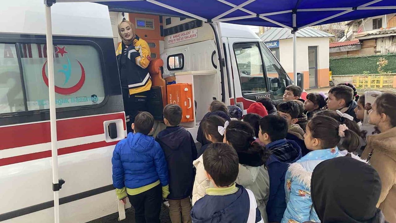 Düzce'de ilkokul öğrencilerine sağlık okuryazarlığı eğitimi verildi