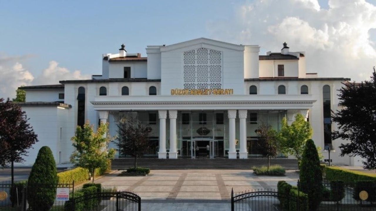 Düzce'de Konuralp'te fuhuş operasyonu: 10 adreste eş zamanlı baskın, 9 kişi gözaltına alındı