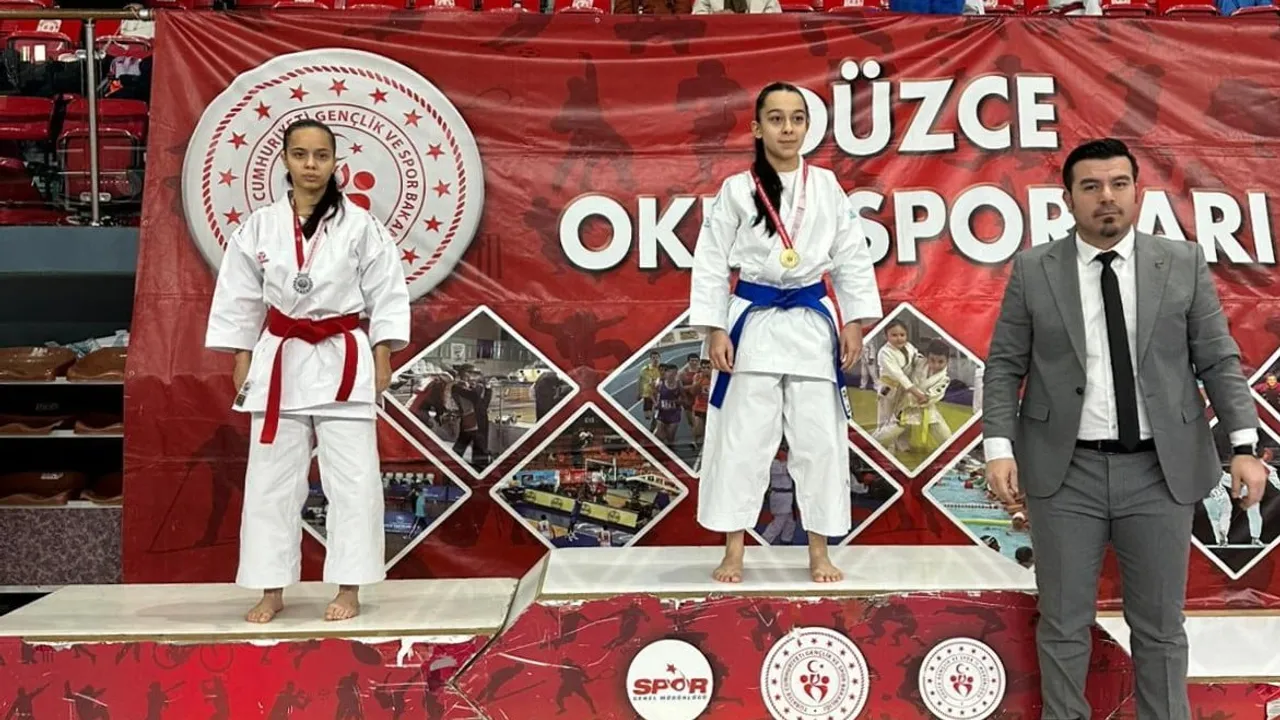 Düzce'de Okul Sporları Karate Gençler A-B Müsabakaları sona erdi