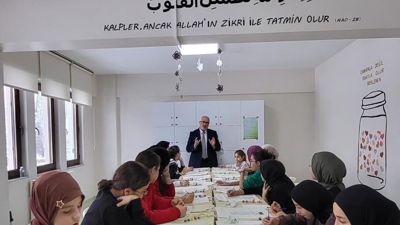 Düzce'de ortaokul öğrencileri 'Gençliğe Değer' ara dönem kampında buluştu