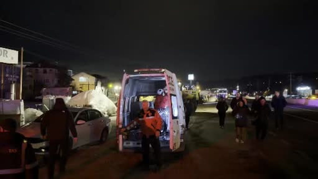 Düzce'de strafor fabrikasında çıkan yangın ekiplerin 2.5 saatlik müdahalesiyle kontrol altına alındı