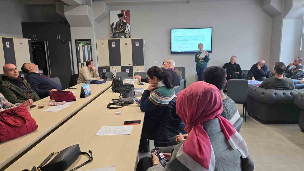 Düzce'de Türkiye Yüzyılı Maarif Modeli öğretmenlere tanıtıldı