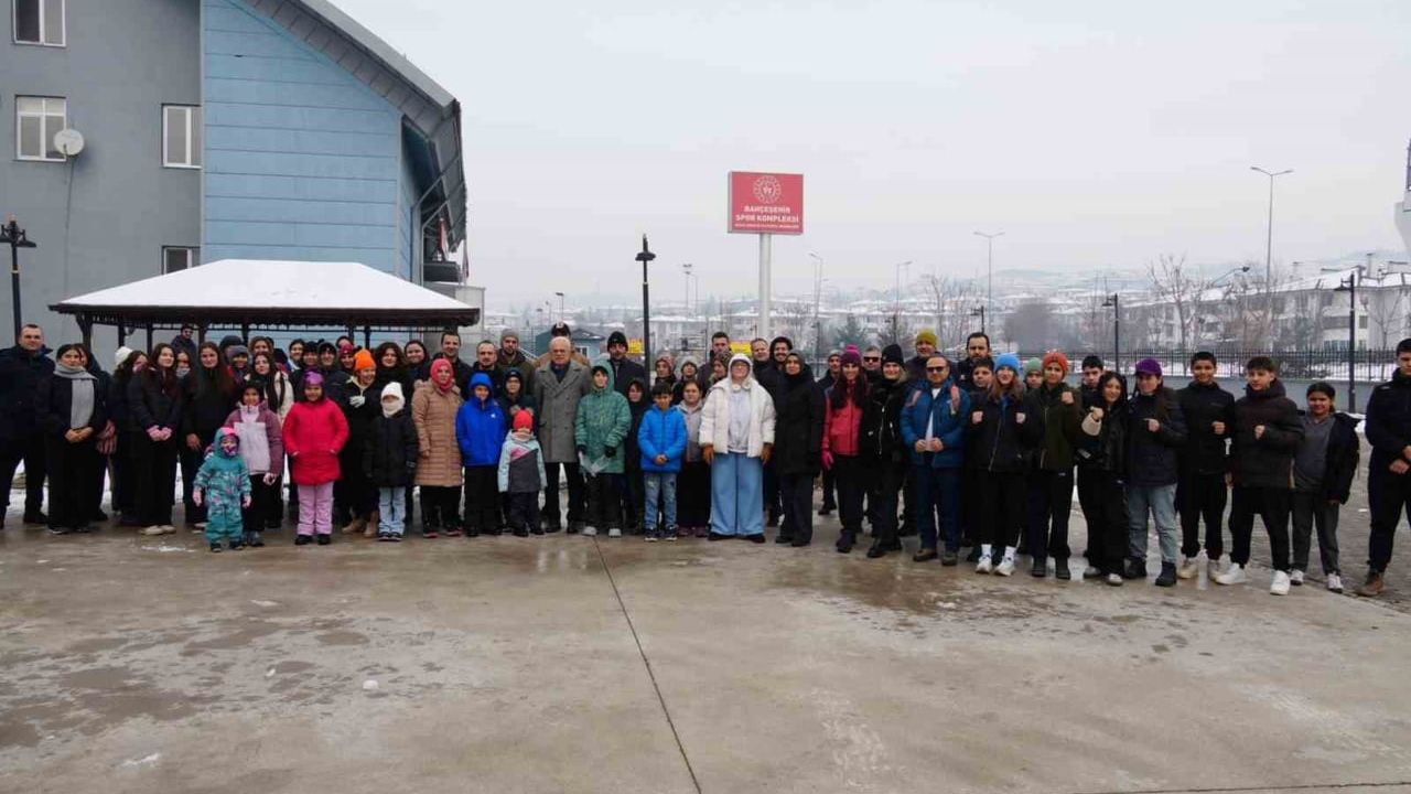 Düzce'de yarıyıl programı çerçevesinde doğa yürüyüşü düzenlendi