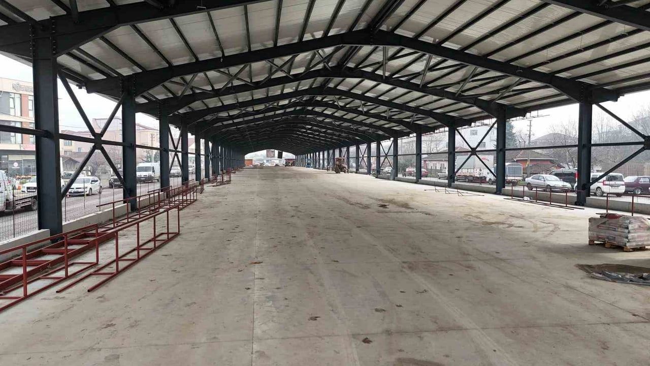 Düzce'de Yeni Tuhafiyeciler Pazaryeri İnşaatı Hızla İlerliyor
