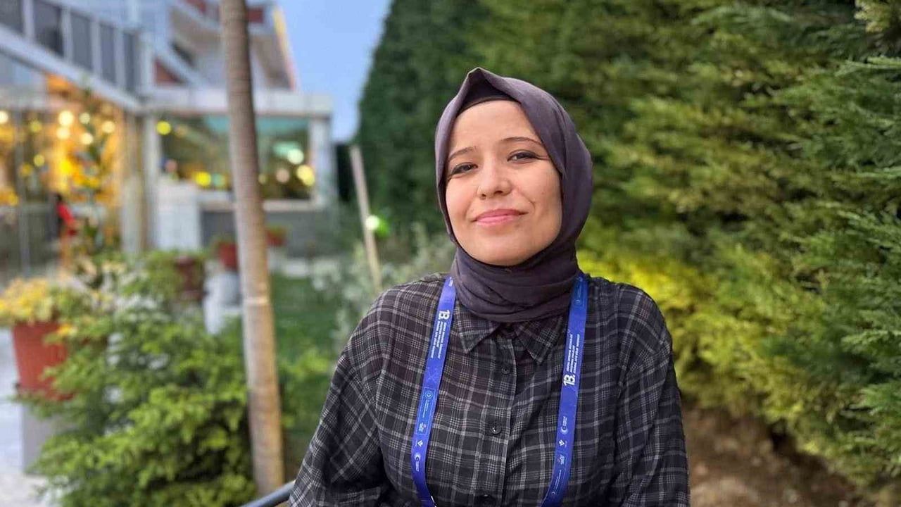 Düzce'den Emine Sarı, TÜBİTAK STAR Öğretmen Bursunu Kazandı