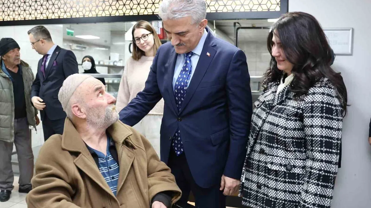 Düzce Valisi Mehmet Makas, Neriman Çilingir Huzurevini Ziyaret Etti