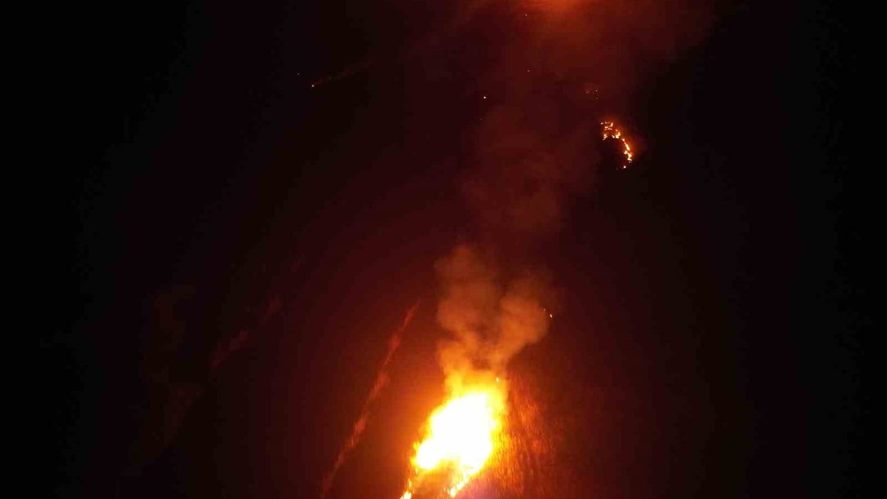 Eber Gölü'nde sazlık alanda yangın — Bolvadin sınırında müdahale sürüyor