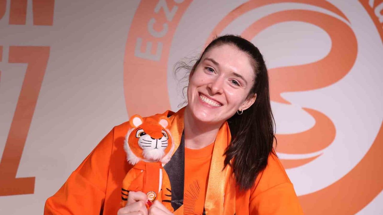 Eczacıbaşı Dynavit, Dana Rettke ile 2025-26 ve 2026-27 sezonları için sözleşme yeniledi