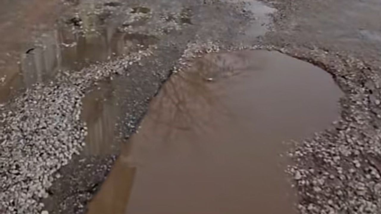 Edirne'de bozuk yollar sürücülere zarar veriyor: Çukurlar trafik güvenliğini tehdit ediyor