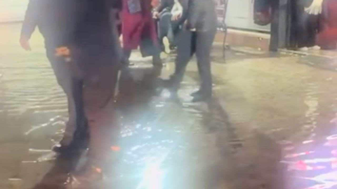 Edirne'de sağanak sonrası yollar suyla kaplandı, vatandaşlar altyapı eksikliğini eleştirdi