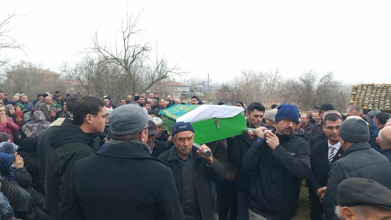 Edirne-Lalapaşa yolunda yaşamını yitiren Mahmut Oyan son yolculuğuna uğurlandı