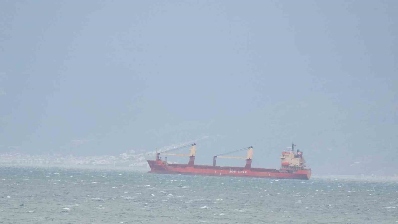 Edremit Körfezi, Balıkesir Açıklarındaki Yük Gemilerine Sığınak Sağladı