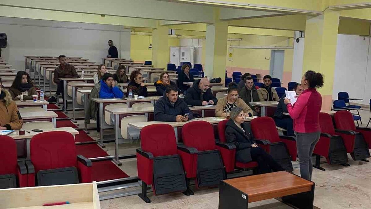 Edremit MYO'da öğrencilere hijyen eğitimi verildi