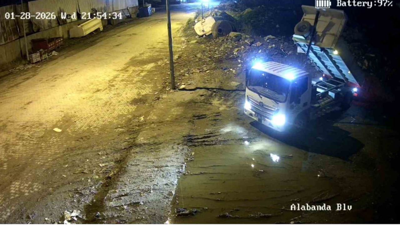 Efeler Belediyesi, Ata Mahallesi'nde moloz döken kamu kurumuna 127 bin 911 TL ceza uyguladı