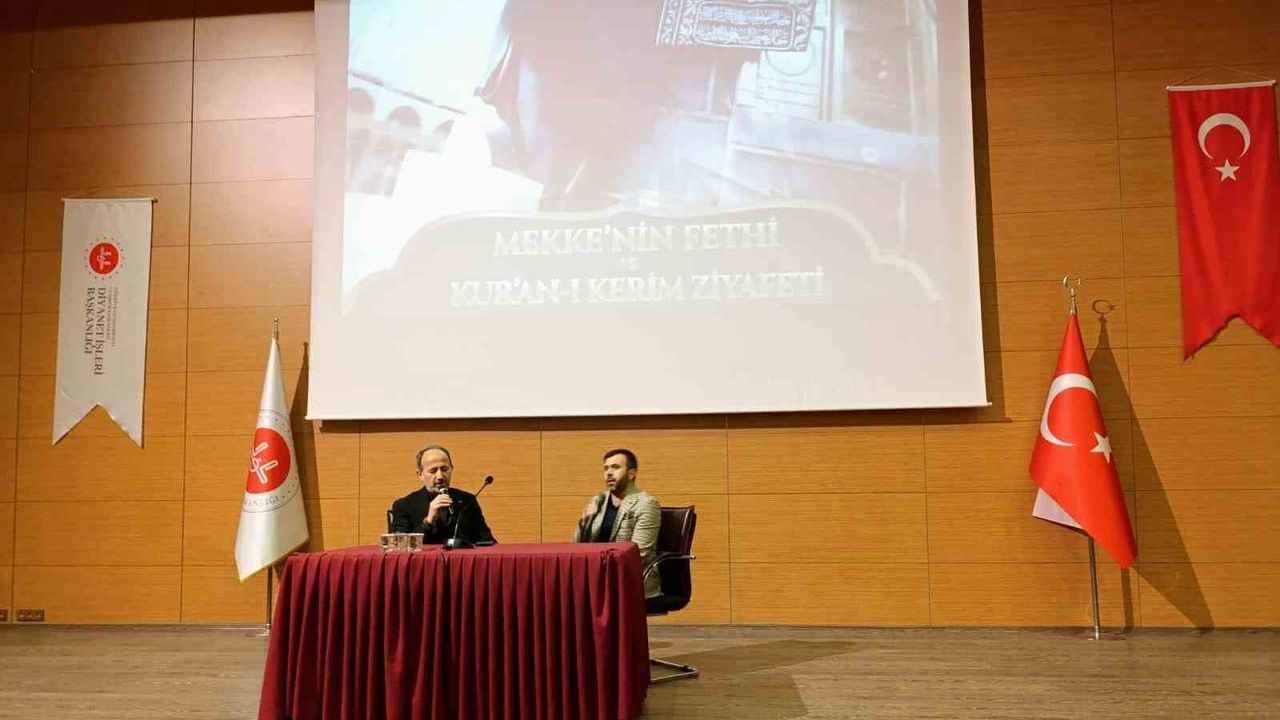 Efeler'de 'Mekke'nin Fethi ve Kur’an Ziyafeti' programı düzenlendi