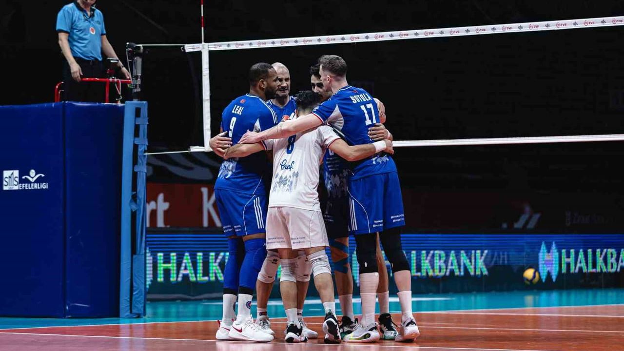 Efeler Ligi: Halkbank, Alanya Belediyespor'u 3-1 Yendi