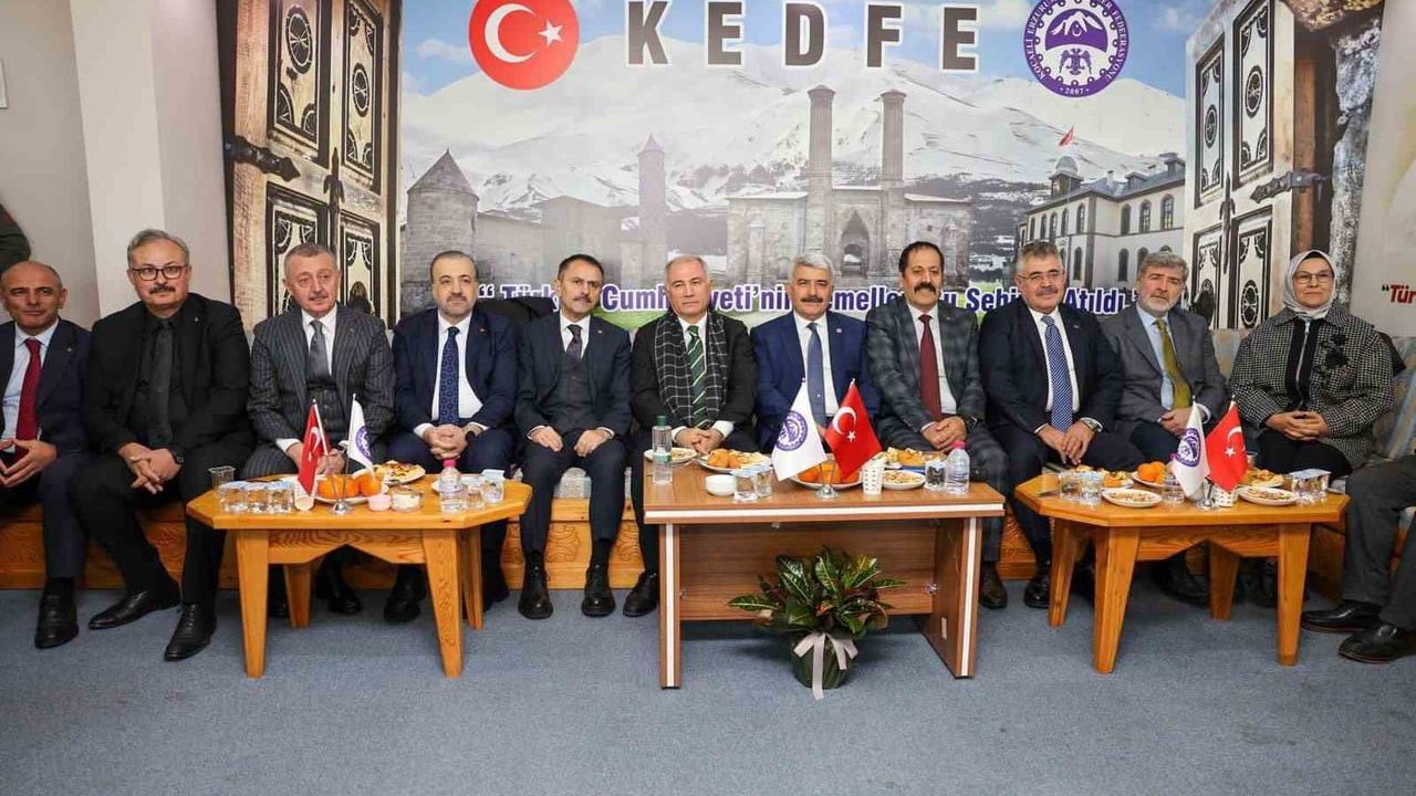 Efkan Ala, Kocaeli Erzurum Dernekler Federasyonu’nu Ziyaret Ederek Birlik ve STK’ların Rolünü Vurguladı