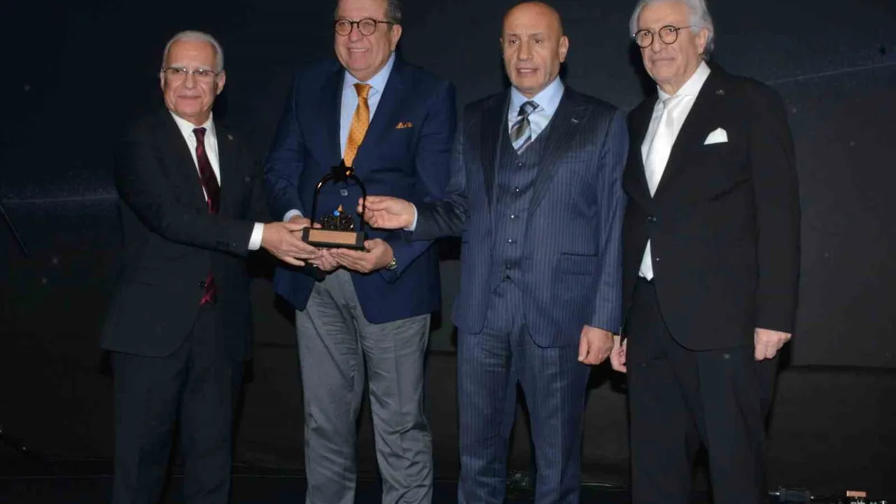 Ege'nin İhracat Yıldızları 2025: Uğur Soğutma'ya iklimlendirme ve elektronik sektörlerinde çifte ödül