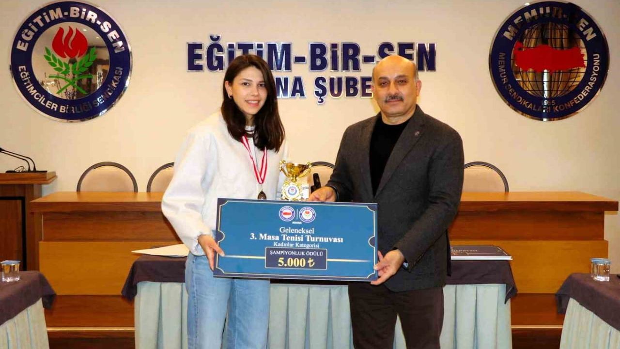 Eğitim-Bir-Sen Adana 2. Ödüllü Masa Tenisi Turnuvası tamamlandı