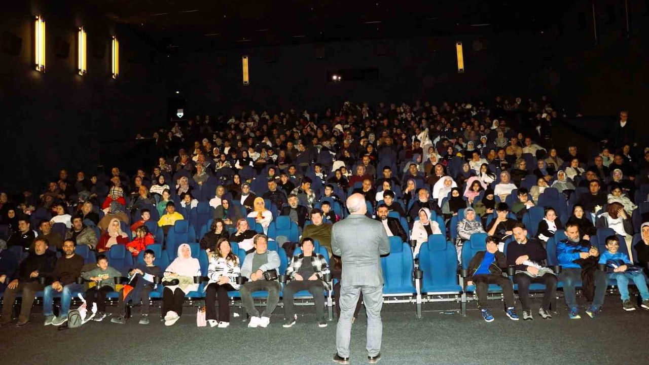 Eğitim-Bir-Sen Adana Şubesi 'Hind Rajab’ın Sesi' gösterimiyle vicdani farkındalık oluşturdu