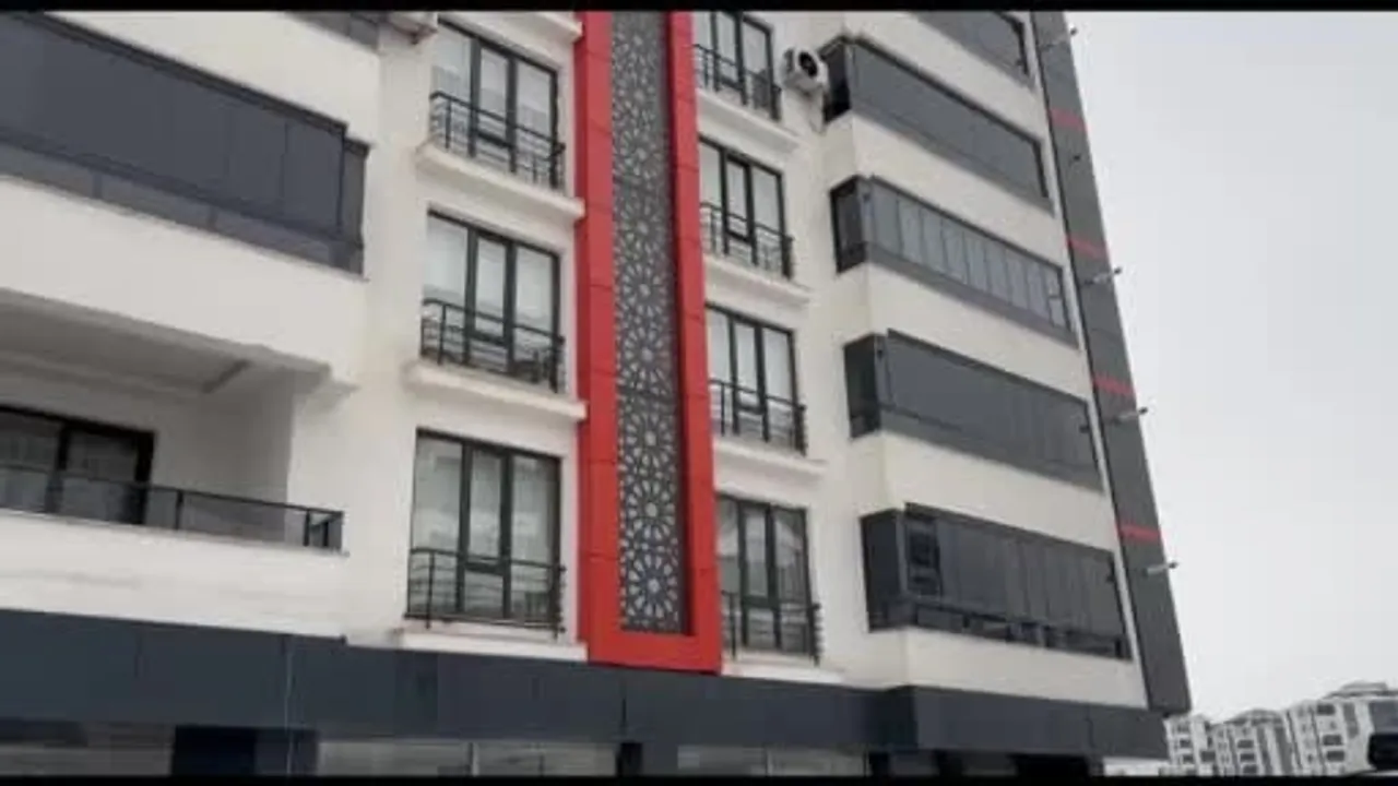 Elazığ Çaydaçıra'da sitede doğal gaz sızıntısı: 1'i çocuk 6 kişi hastaneye kaldırıldı