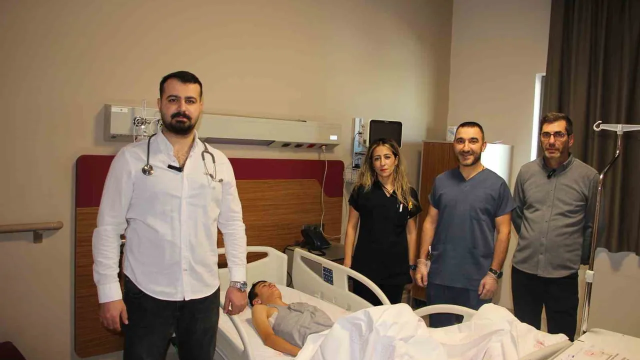 Elazığ'da 14 yaşındaki hasta Pectus Excavatum ameliyatıyla sağlığına kavuştu