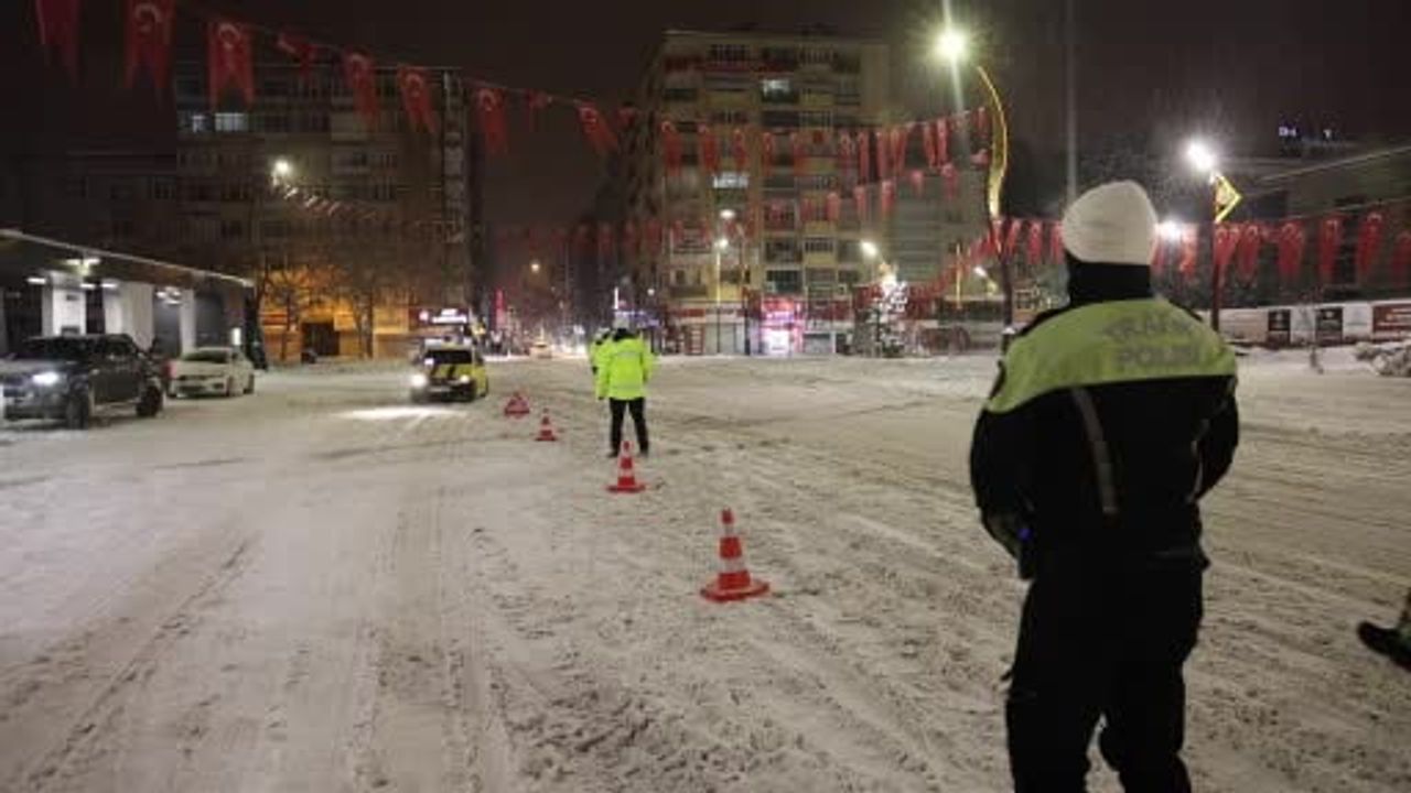Elazığ’da 2026’nin ilk saatlerinde trafik denetimi