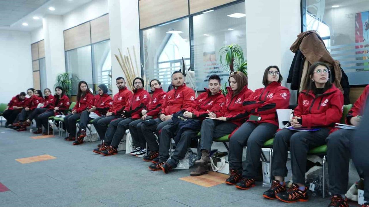 Elazığ'da AFAD 1. Seviye Arama Kurtarma Eğitimleri İpek Yolu Merkezinde Sürüyor