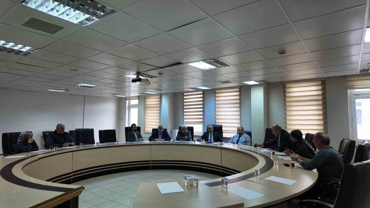 Elazığ’da birinci basamak sağlık tesislerinin ihtiyaçları İl Sağlık Müdürlüğü toplantısında değerlendirildi