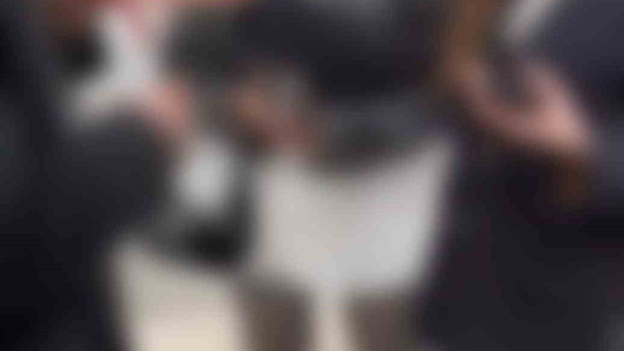 Elazığ'da durakta genç kızları gizlice kaydeden kişiye muhtar müdahalesi