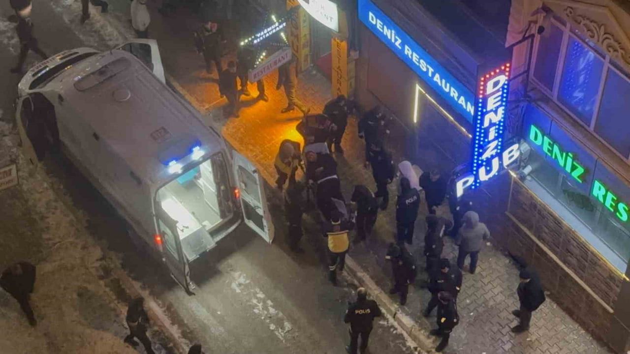 Elazığ'da eğlence mekanında grup kavgası: 4 yaralı, polis inceleme başlattı