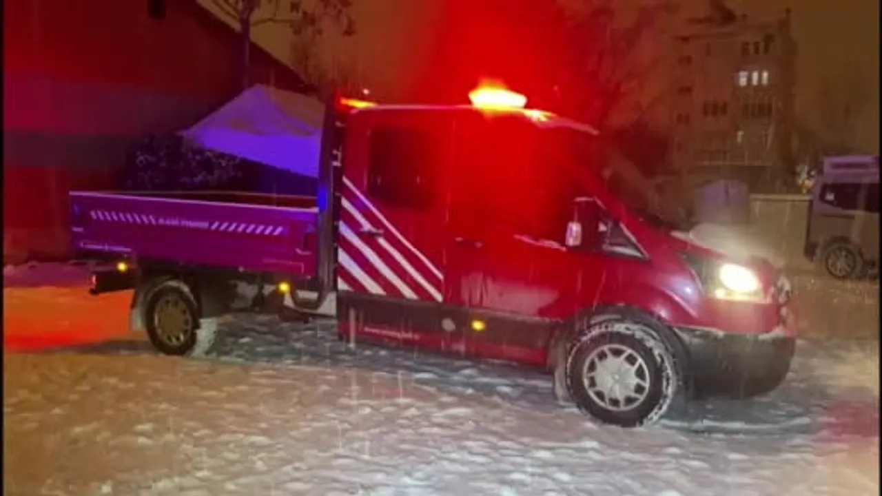 Elazığ'da ev yangını: 17 yaşındaki engelli genç kız yaşamını yitirdi