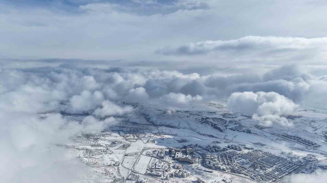 Elazığ’da kar örtüsü: Harput, Hazar Gölü ve Hazar Baba Drone görüntülerinde