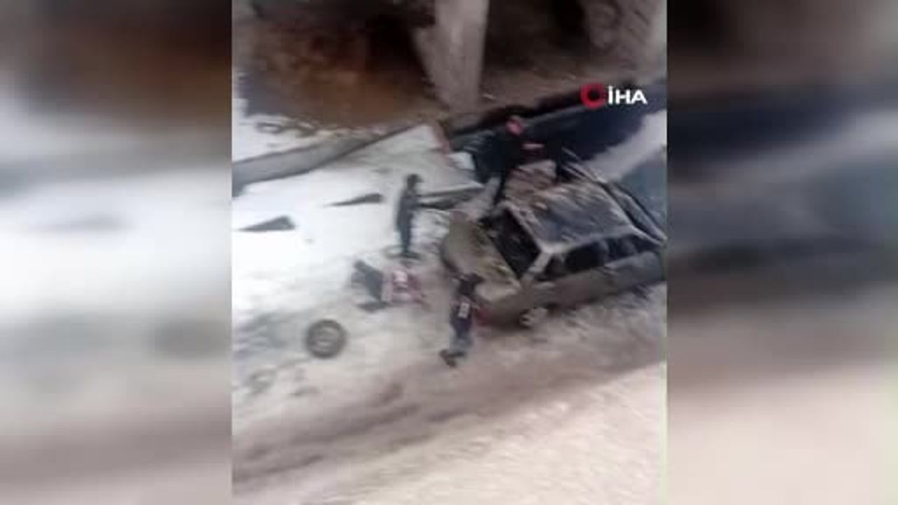 Elazığ'da park halindeki Tofaş alev alarak kullanılamaz hale geldi