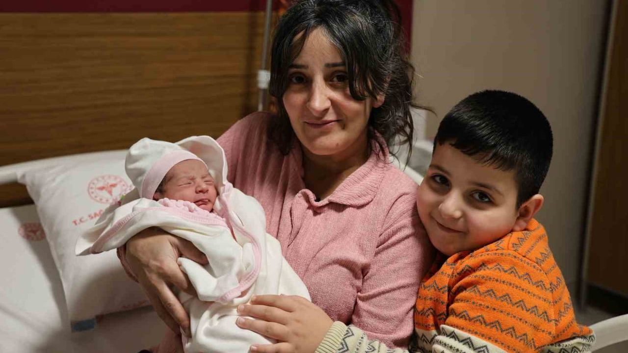 Elazığ’da yeni yılın ilk dakikalarında 4 bebek doğdu