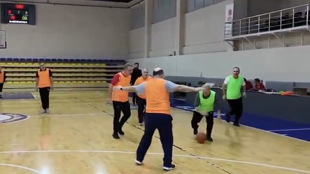 Elazığ İl Protokolü, Gösteri Basketbol Maçında Buluştu