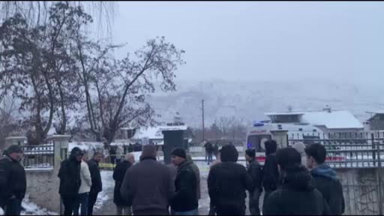 Elazığ'ın Palu ilçesinde trenin çarptığı engelli kişi yaşamını yitirdi