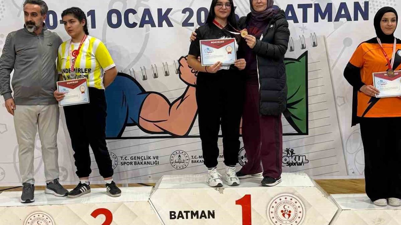 Elazığlı Sporculardan Bilek Güreşinde 1 Altın, 1 Gümüş, 1 Bronz Madalya