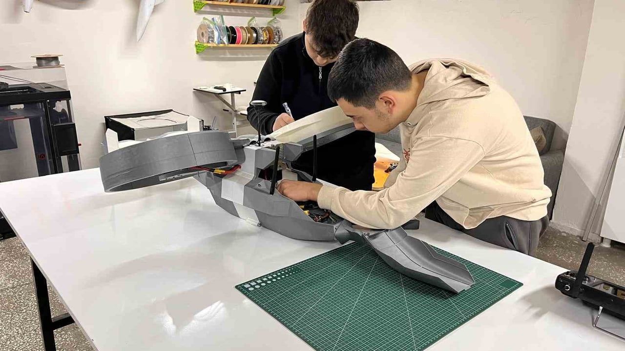 Elbistan Yavuz Selim MTAL'de AR-GE Laboratuvarı: 3D Yazıcılarla Havacılık ve İHA Projeleri